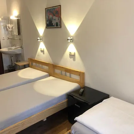 ペンション シュメラーガルテン ゲストハウス ミュンヘン