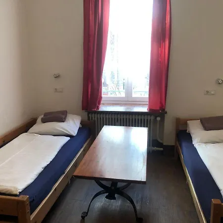 ペンション シュメラーガルテン 2* ミュンヘン