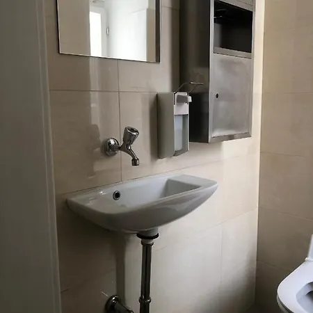 ペンション シュメラーガルテン ゲストハウス ミュンヘン