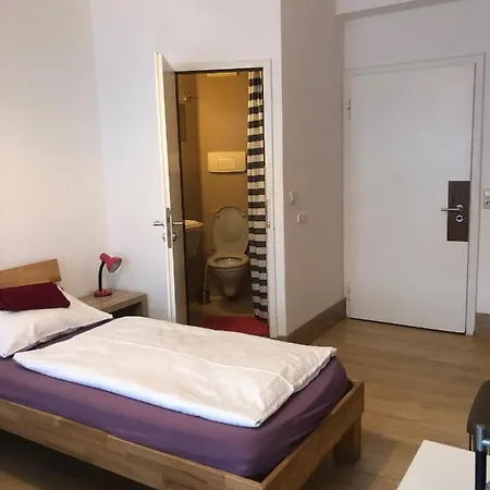 ゲストハウス ペンション シュメラーガルテン