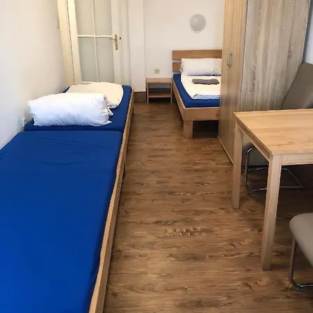 ゲストハウス ペンション シュメラーガルテン