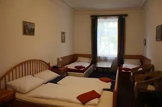 ペンション シュメラーガルテン ゲストハウス ミュンヘン