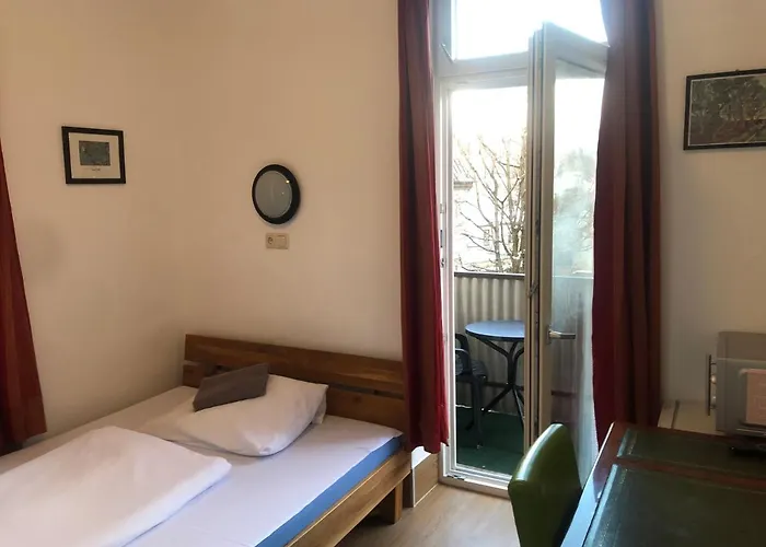 ペンション シュメラーガルテン ゲストハウス