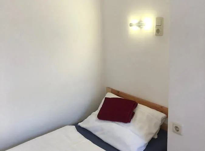 ペンション シュメラーガルテン ゲストハウス