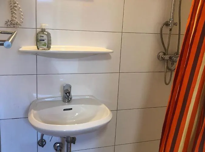 ペンション シュメラーガルテン 2*