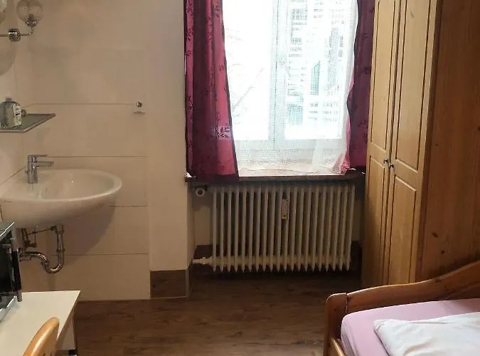 ペンション シュメラーガルテン 2*