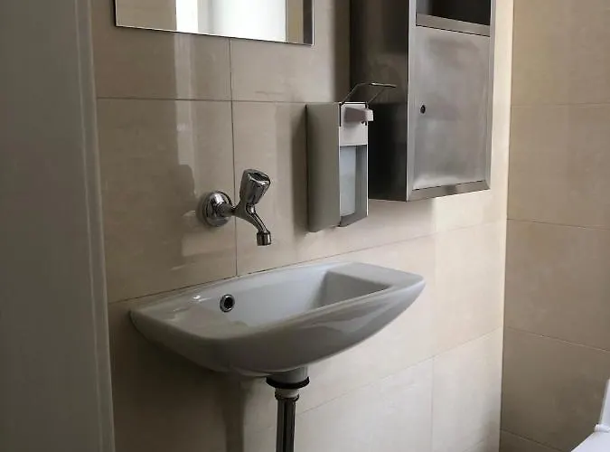 ペンション シュメラーガルテン ゲストハウス ミュンヘン