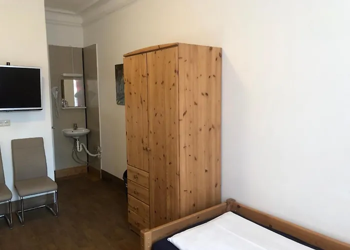 ペンション シュメラーガルテン ゲストハウス