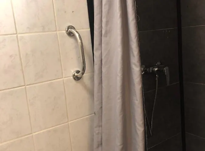 ゲストハウス ペンション シュメラーガルテン ミュンヘン