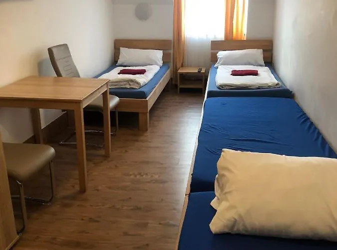 ゲストハウス ペンション シュメラーガルテン