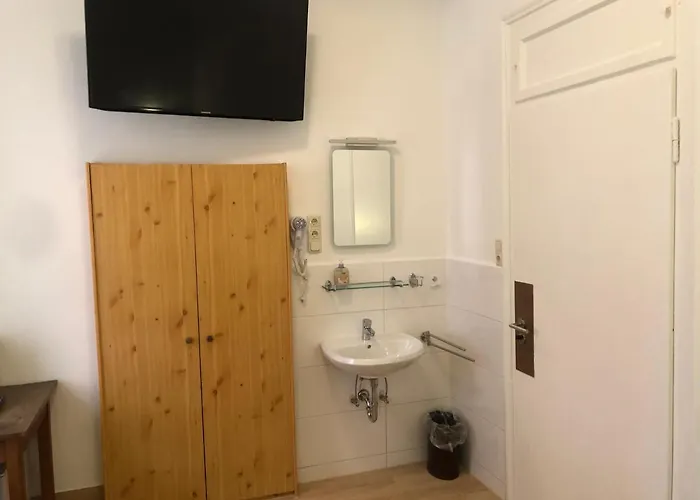 ペンション シュメラーガルテン ゲストハウス