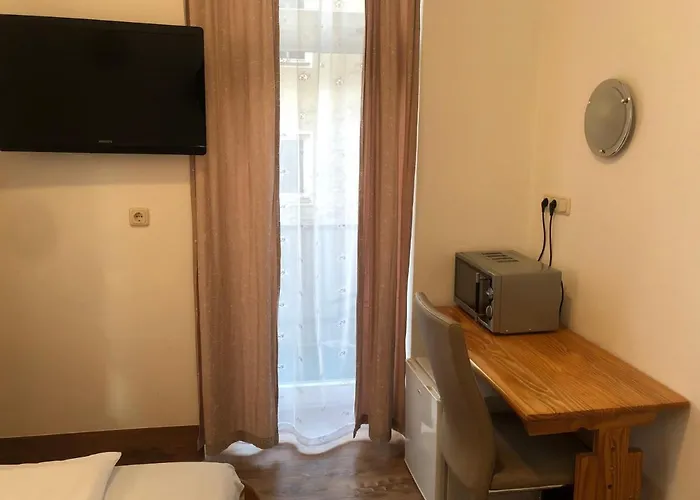 ペンション シュメラーガルテン ミュンヘン