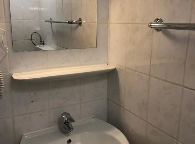 ペンション シュメラーガルテン ゲストハウス ミュンヘン