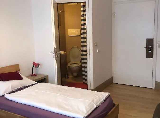 ゲストハウス ペンション シュメラーガルテン