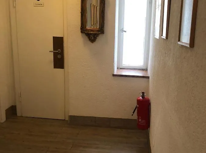 ペンション シュメラーガルテン 2* ミュンヘン