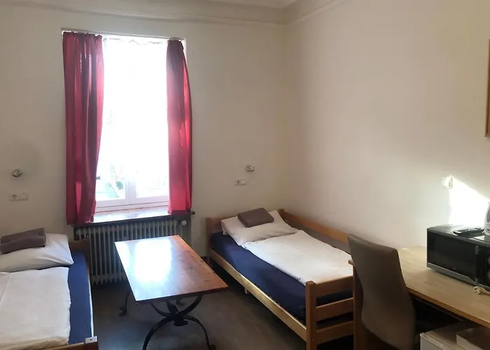 ペンション シュメラーガルテン ゲストハウス