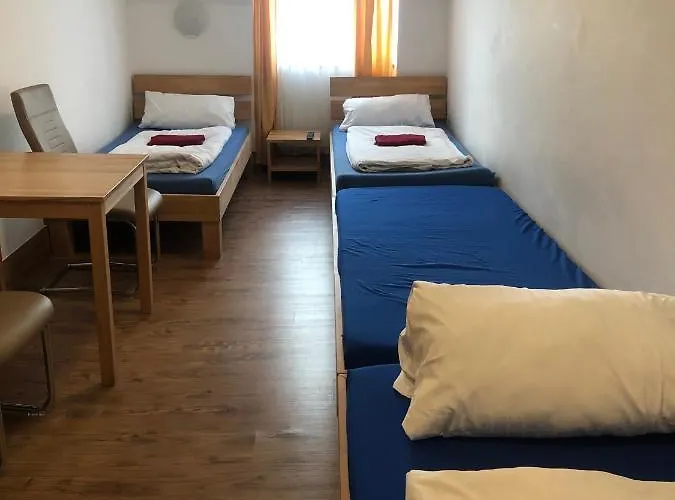 ペンション シュメラーガルテン 2* ミュンヘン