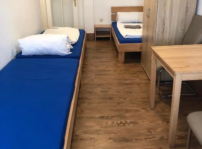 ゲストハウス ペンション シュメラーガルテン