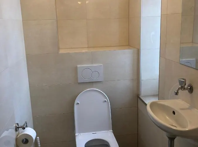 ペンション シュメラーガルテン ゲストハウス ミュンヘン