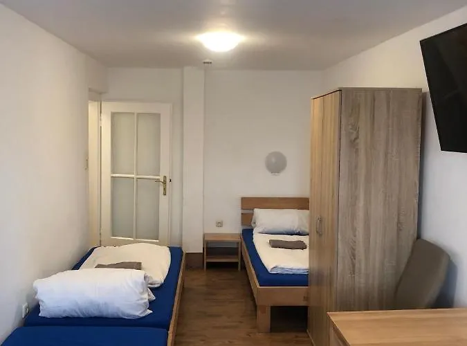 ペンション シュメラーガルテン 2* ミュンヘン