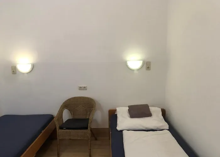 ゲストハウス ペンション シュメラーガルテン 2*