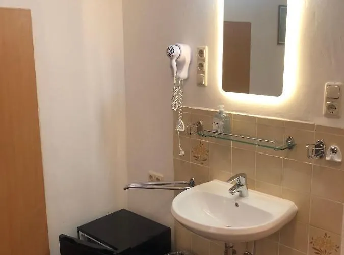 ペンション シュメラーガルテン ゲストハウス