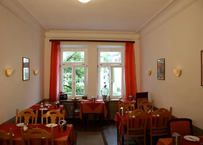 ペンション シュメラーガルテン ミュンヘン