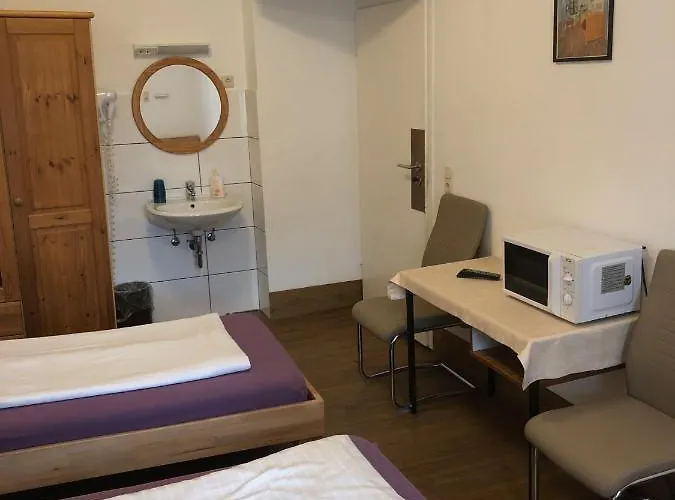 ペンション シュメラーガルテン 2* ミュンヘン